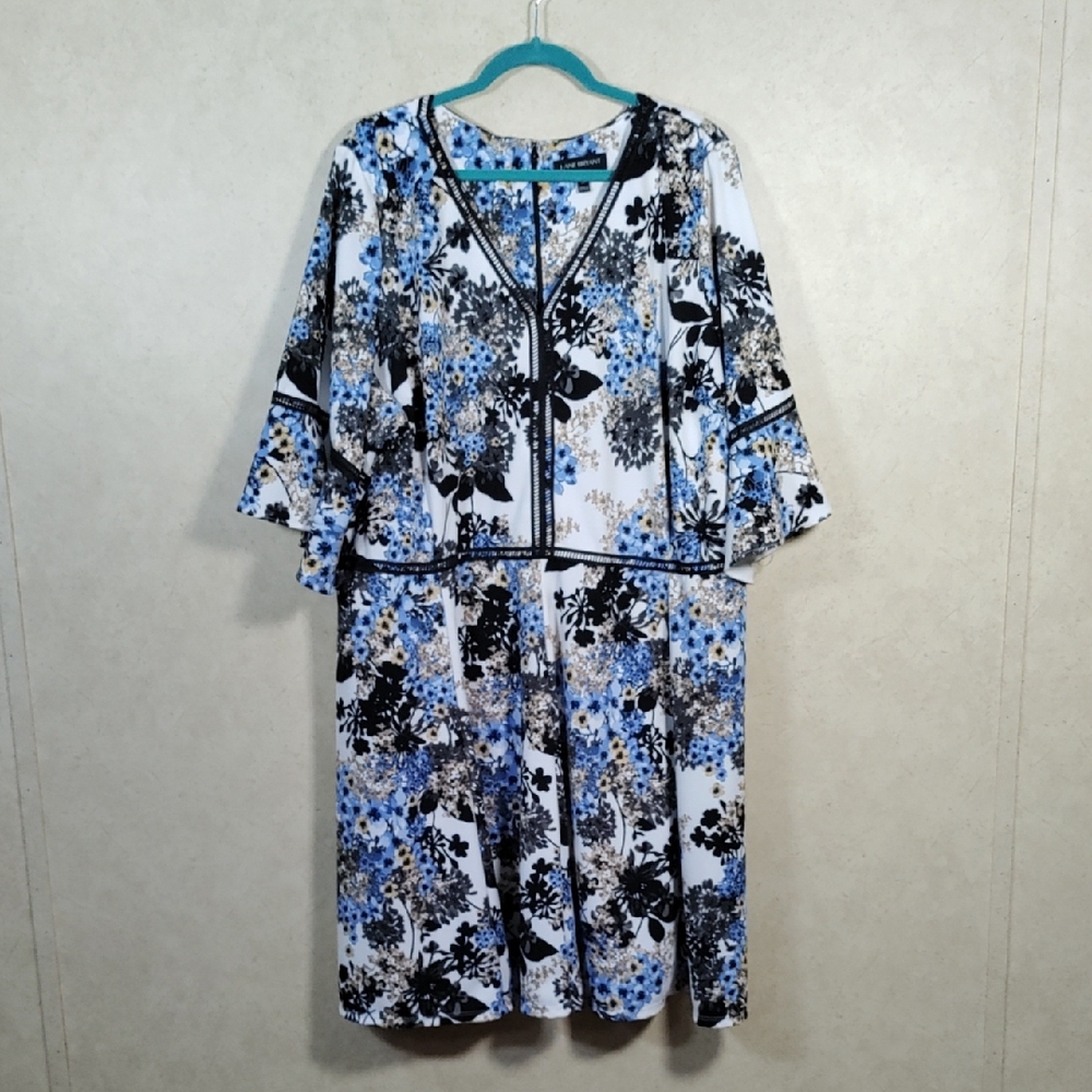 I149 Lane Bryant blue, tan & black floral print knit dress 28